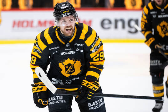 Skellefteås Mikkel Aagaard jublar