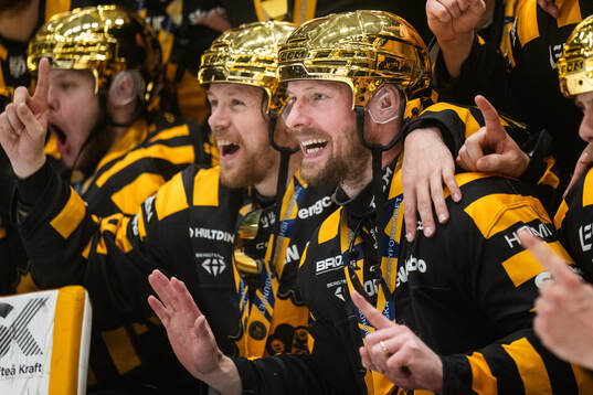 Skellefteås Martin Lundberg jublar