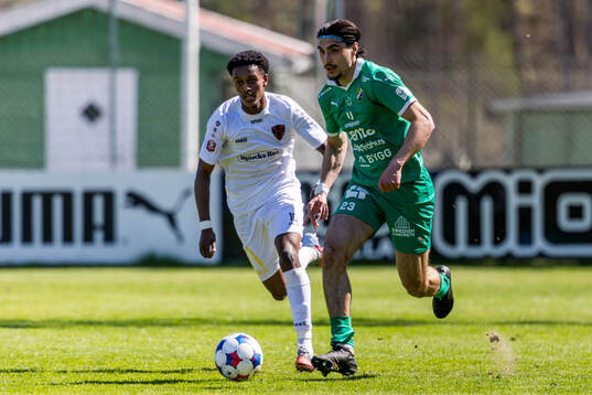 Nordic Uniteds Nhome Daneyl och Ljungskiles Mehmet Uzel