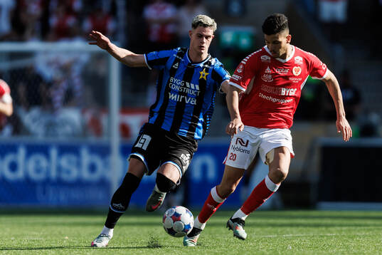Sirius Robbie Ure och Kalmars Achraf Dari