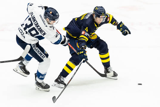 Valtteri Ojantakanen of Finland and Jacob Larsson of Sweden