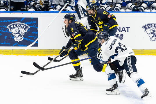 Linus Karlsson of Sweden and Roni Hirvonen of Finland
