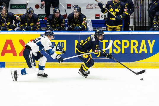Aatu Räty of Finland and Viggo Björck of Sweden