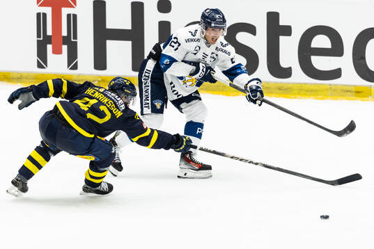 Karl Henriksson of Sweden and Janne Kuokkanen of Finland