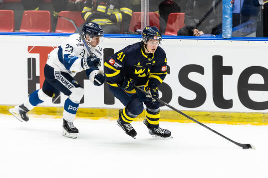 Sami Päivärinta of Finland and Ivar Stenberg of Sweden