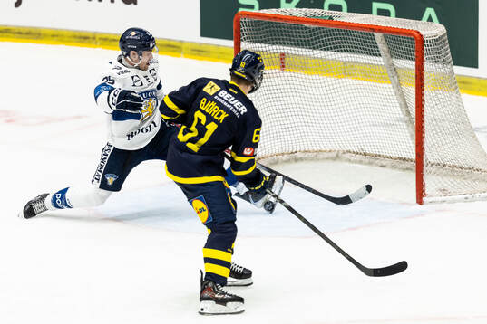 Valtteri Ojantakanen of Finland and Viggo Björck of Sweden