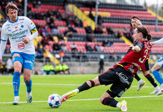 IFK Värnamos Simon Thern och Östersunds Hugo Azzi