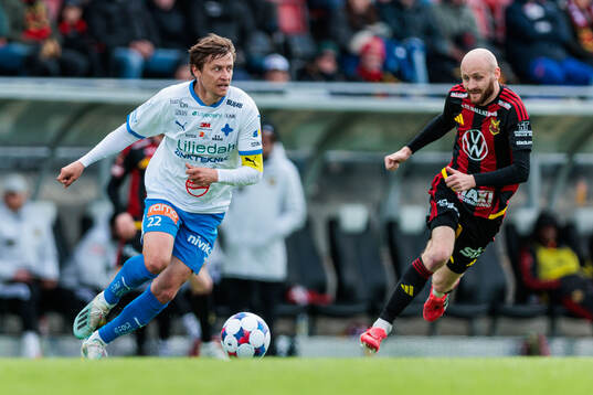 IFK Värnamos Simon Thern och Östersunds Curtis Edwards