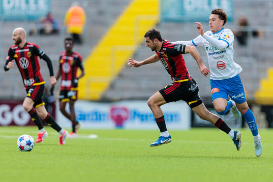 Östersunds Amar Begic och IFK Värnamos Kai Meriluoto
