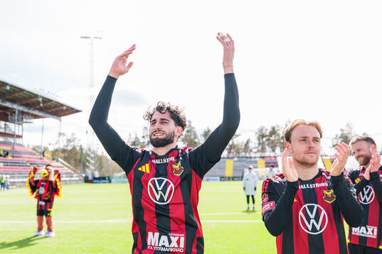 Östersunds Edgar Sarkis Navassardian jublar