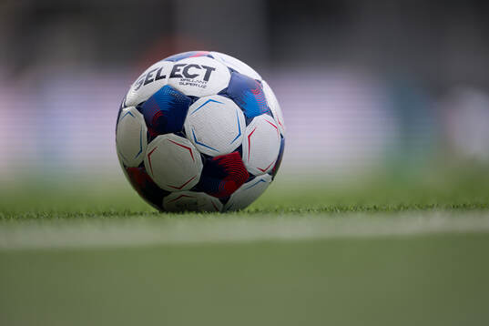 Fotboll på gräset