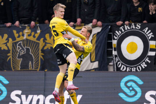 Elfsborgs Ari Sigurpálsson och Frederik Ihler jublar