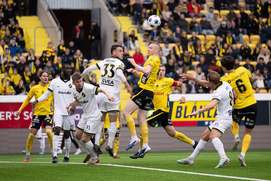 AIKs Áron Csongvai och Elfsborgs Thomas Isherwood