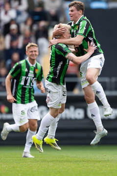 GAIS Max Andersson och Robert Frosti Thorkelsson jublar