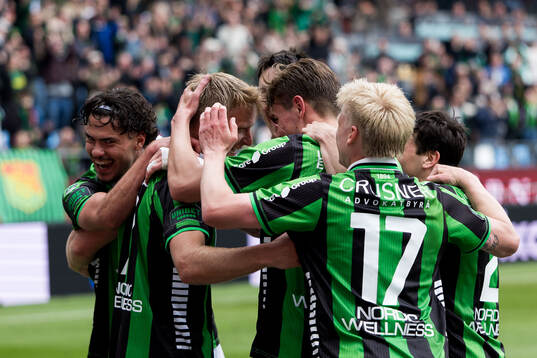 GAIS Joackim Fagerjord jublar med lagkamrater