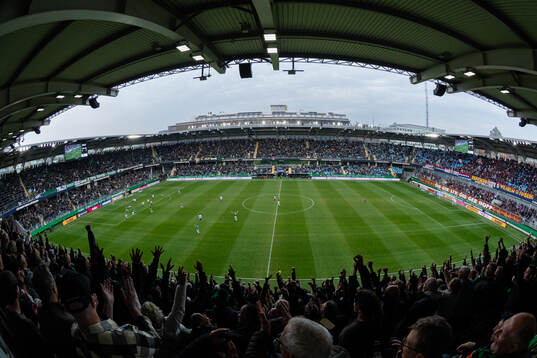 GAIS supportrar jublar