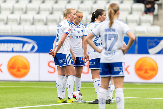 IFK Norrköpings Julia Karlernäs och Beatrice Persson