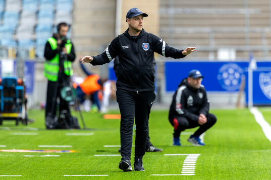 uEskilstuna United DFFs tränare Rickard Johansson nder