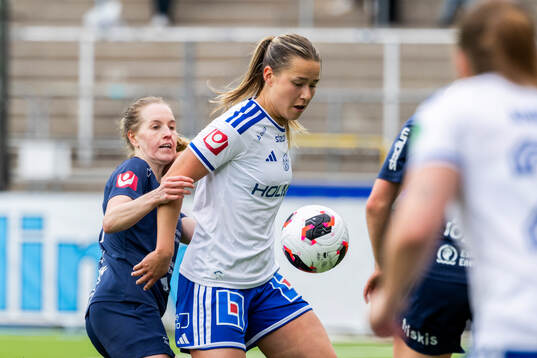 Eskilstuna United DFFs Ellen Schampi och IFK Norrköpings