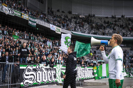Hammarbys Dennis Collander jublar