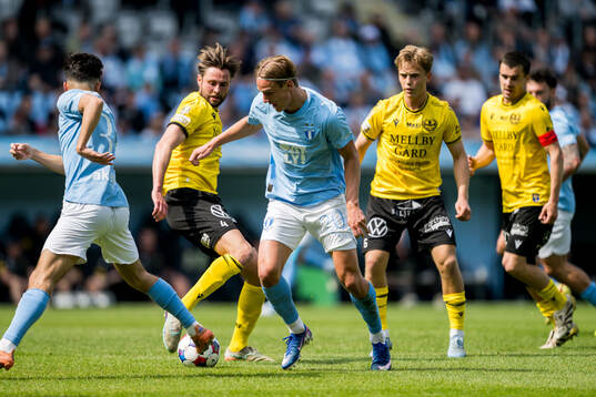 Mjällbys Axel Norén och Malmö FFs Erik Botheim
