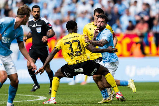 Mjällbys Tony Miettinen och Malmö FFs Sead Haksabanovic