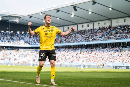 Mjällbys Jacob Bergström jublar