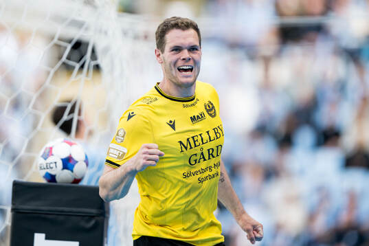 Mjällbys Jacob Bergström jublar