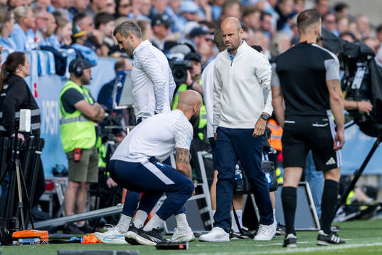 Malmö FFs huvudtränare Miguel Angel Ramirez deppar