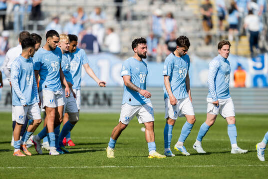 Malmö FFs Sead Haksabanovic och Kenan Busuladzic deppar