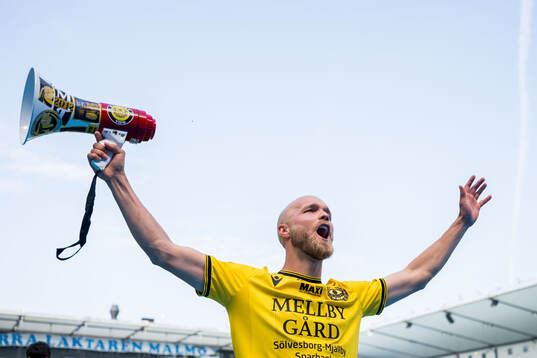 Mjällbys Viktor Gustafson jublar