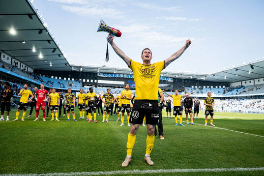 Mjällbys Jacob Bergström jublar