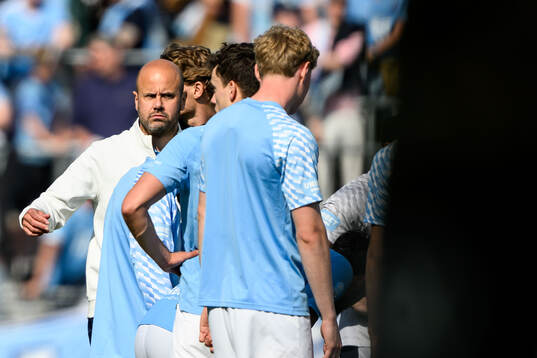Malmö FFs huvudtränare Miguel Angel Ramirez deppar
