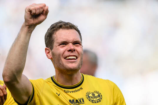 Mjällbys Jacob Bergström jublar
