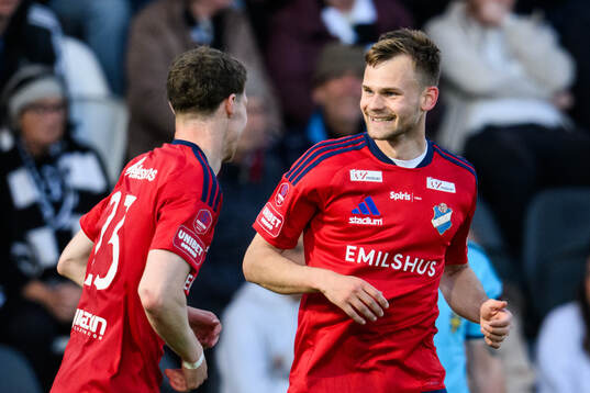 Östers Oscar Uddenäs jublar