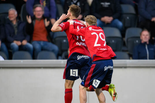 Östers Oscar Uddenäs jublar