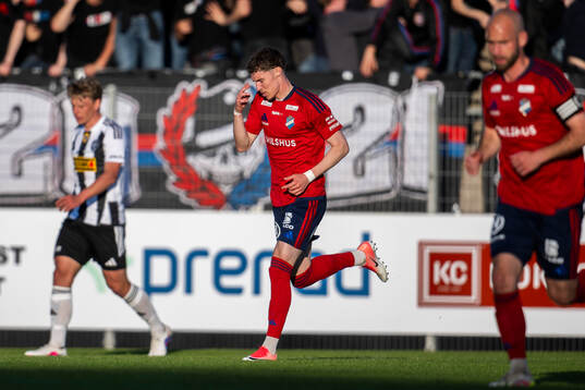 Östers Samuel Burakowsky jublar