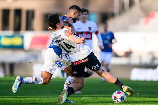 Halmstads Omar Faraj och Brommapojkarnas Kevin Ackermann
