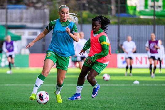 Hammarbys Stina Lennartsson och Vivienne Lia