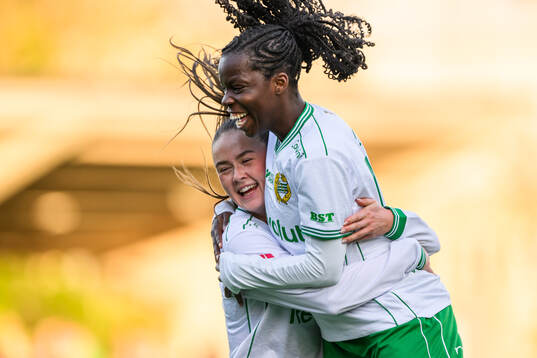 Hammarbys Svea Rehnberg och Vivienne Lia jublar