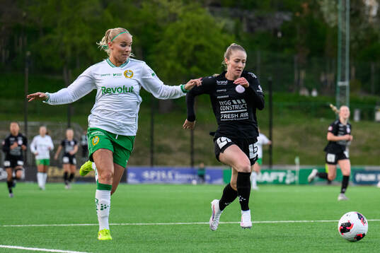 Hammarbys Stina Lennartsson och IK Uppsalas Sabina Ravnell