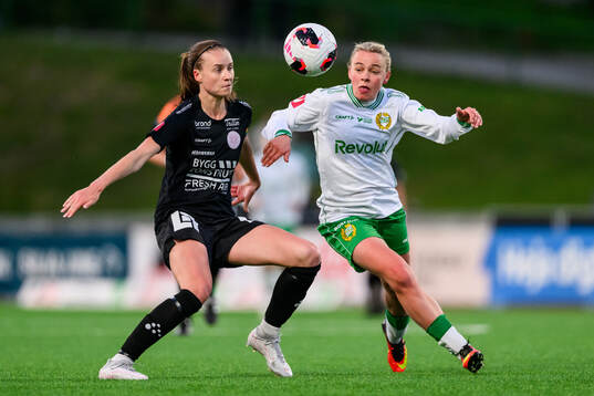IK Uppsalas Julia Ragnarsson och Hammarbys Mari Nyhagen