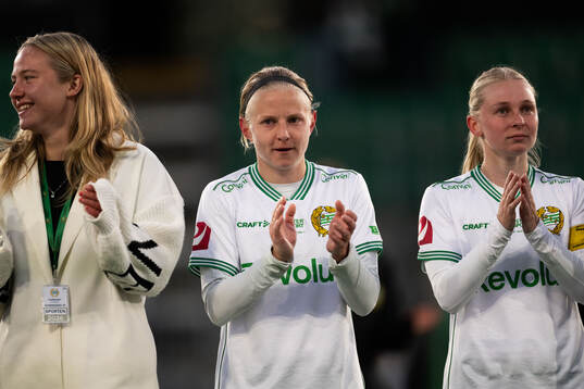 Hammarbys Madison Pogarch jublar