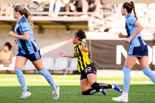 Häckens Felicia Schröder reagerar