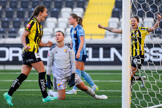 Häckens Aivi Luik jublar