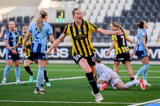 Häckens Emma Östlund jublar