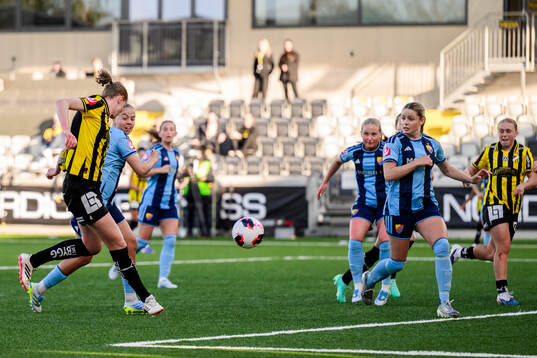 Häckens Emma Östlund gör 2-0
