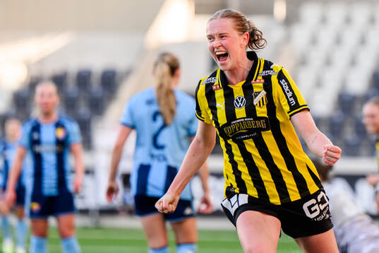 Häckens Emma Östlund jublar