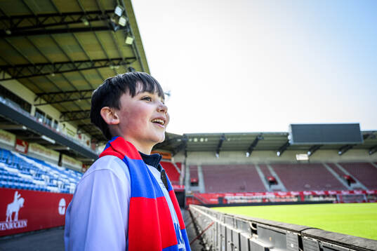 Bläddra bland fler bilder av Fotboll, Barncancerfonden, Helsingborgs IF, Charlie Jensen