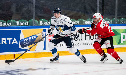 Urho Vaakanainen of Finland and Timo Meier of Schweiz